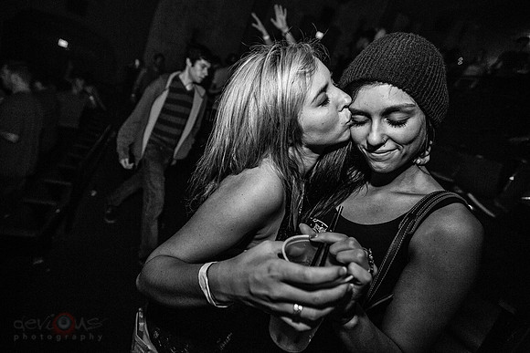 Girls kissing at Krewella (Jahan and Yasmine Yousaf)