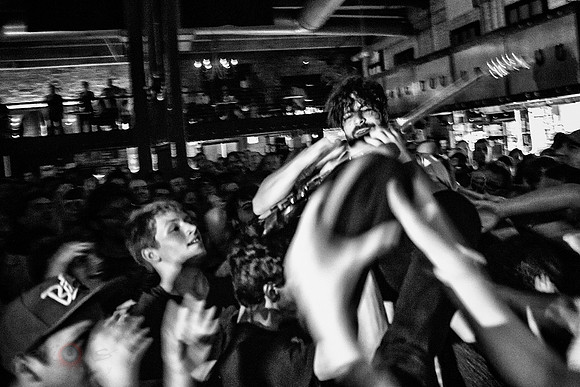 Yannis Philippakis, Crowd Surfing
