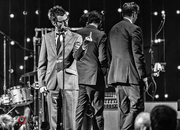 E, Mark Oliver Everett, 'chatting' with a fan about encores