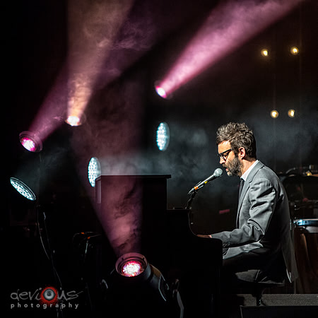E, Mark Oliver Everett