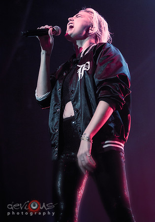 Sarah Barthel of Phantogram
